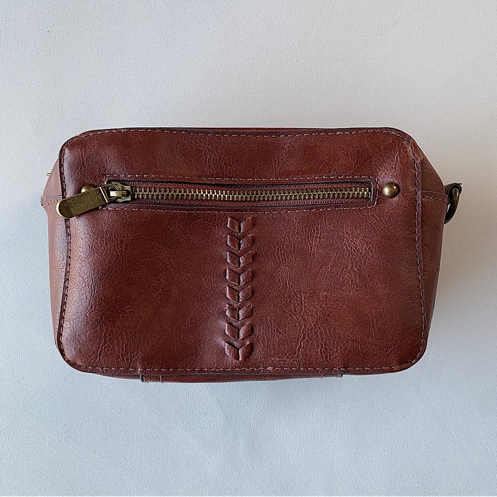 Synthetic leather fabric and polyester lining - Makeup Pouch 👝